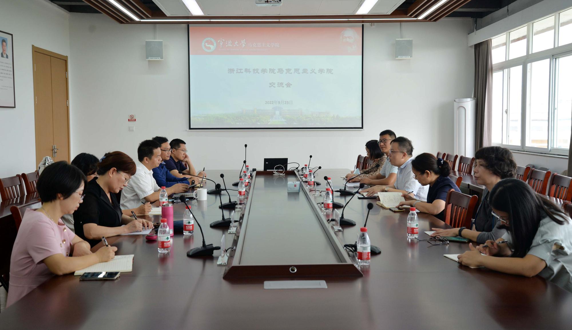 说明: //mks.nbu.edu.cn/__local/A/7D/73/95D1B8CCD018C1EC6296F59D6B5_945276DB_334A9.jpg